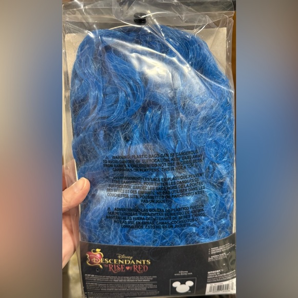 Disney Descendants The Rise of Red Children’s Chloe Wig Blue PARTY CITY NWT - Picture 4 of 4